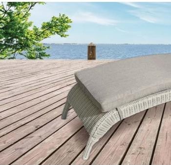 מיטת שיזוף אלומניום בשילוב ראטן