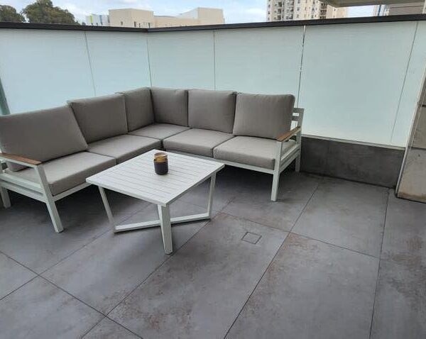 פינת ישיבה פינתית אלומיניום דגם “שירה”