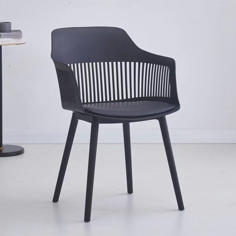כיסא דגם “קרן”