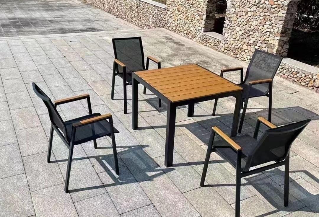 שולחן אלומניום כולל 4 כיסאות דגם אורי